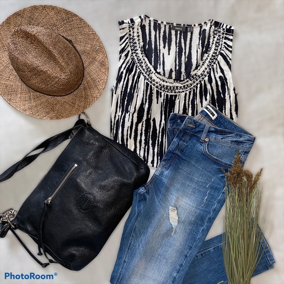 o Meet your Posher, Lory - Picture 9 of 11